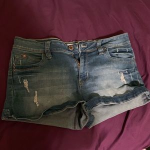 YMI shorts size:9